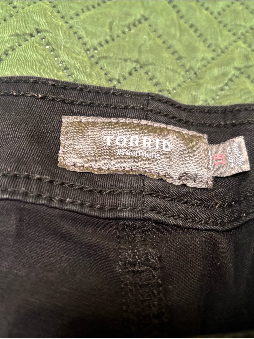 torrid black Cropped Tapered Ankle Pants - Picture 4 of 4